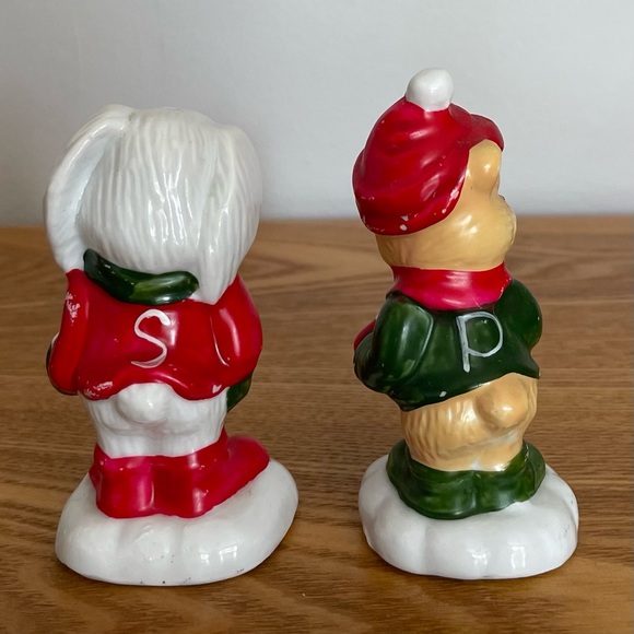 Vintage Holiday Salt and Pepper Shakers Anthropomorphic Animals with Snowballs - Picture 5 of 12